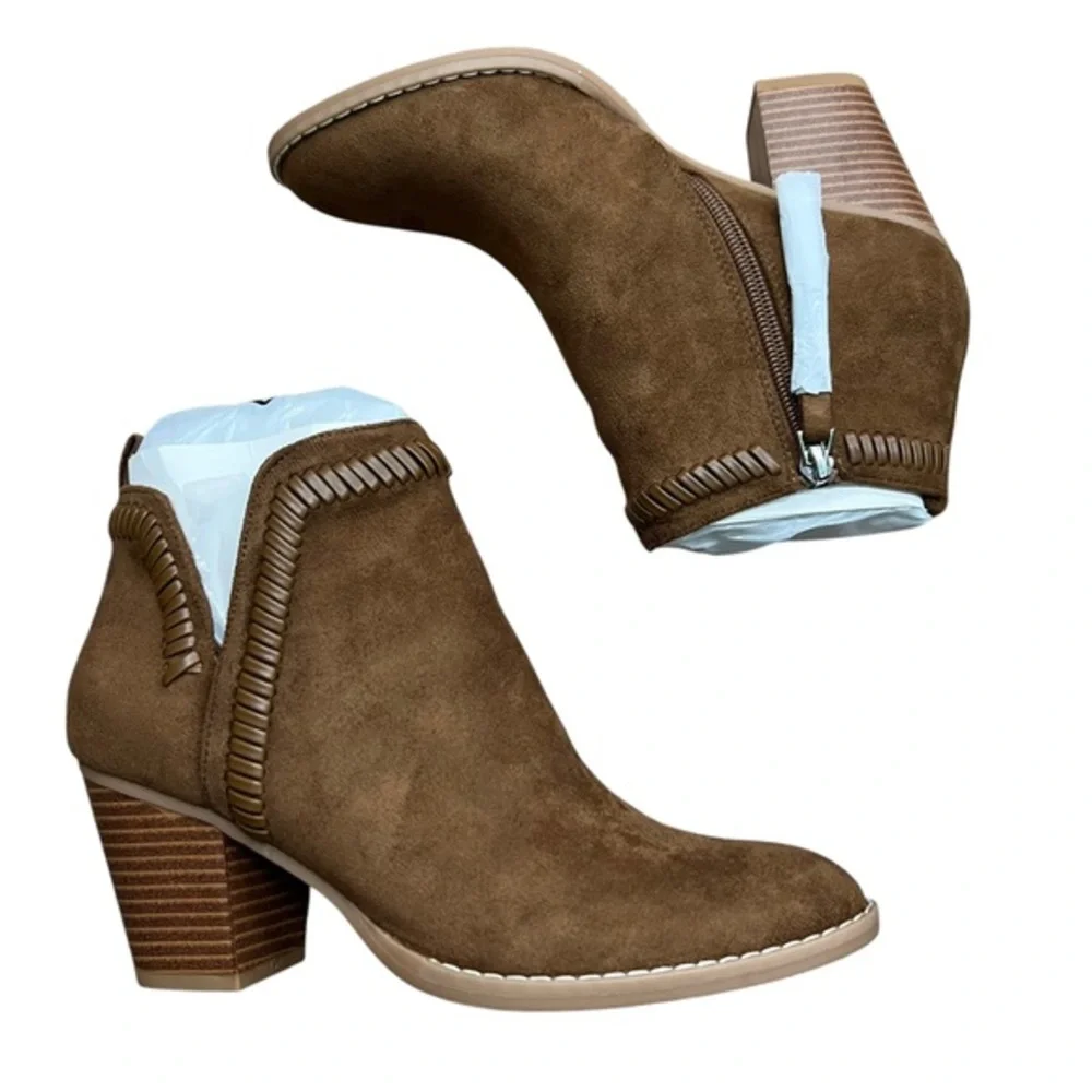 Dolce Vita DV8 NWOB Brown Jace Women's Faux Suede Heeled Booties Size 6 - Picture 1 of 10